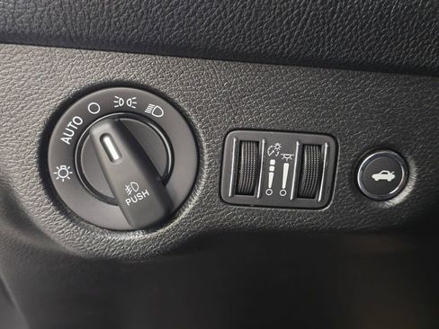 Used 2018 Dodge Challenger R/T Scat Pack w/ Driver Convenience Group image 26