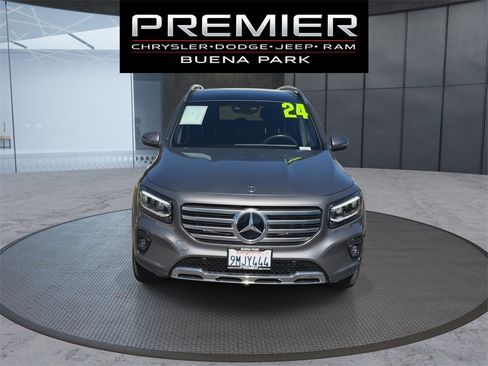 Used 2024 Mercedes-Benz GLB 250 GLB 250 w/ Driver Assistance Package image 3