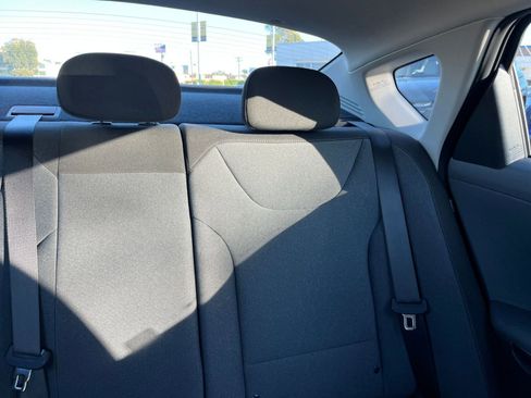 Used 2025 Kia K4 LXS image 38