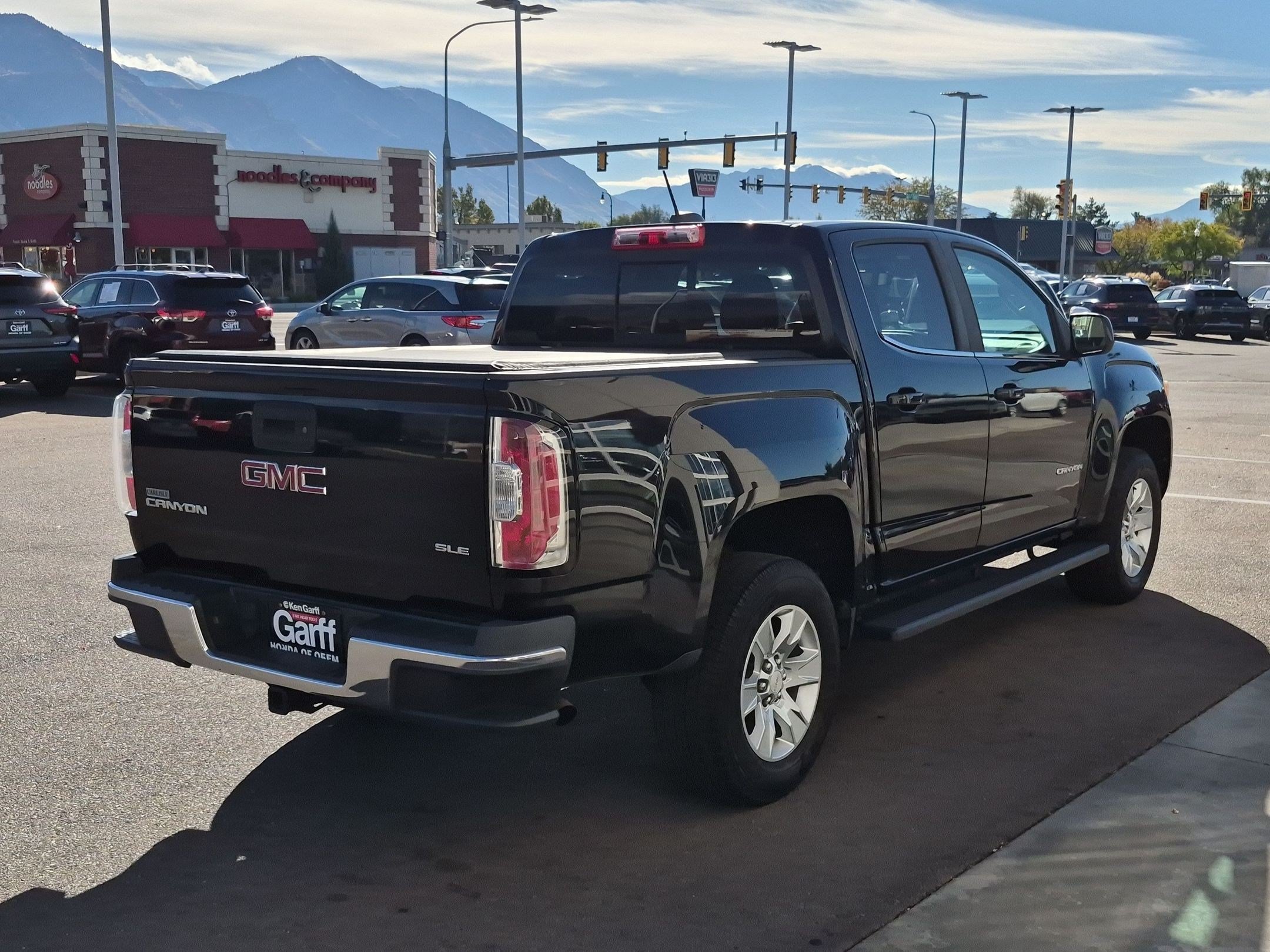 Used 2015 GMC Canyon SLE w/ SLE Convenience Package RWD image 3