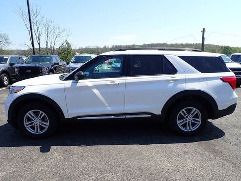 Used 2024 Ford Explorer XLT w/ Class IV Trailer Tow Package AWD/4WD image 2