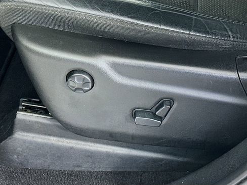 Used 2019 Jeep Grand Cherokee Altitude RWD image 22
