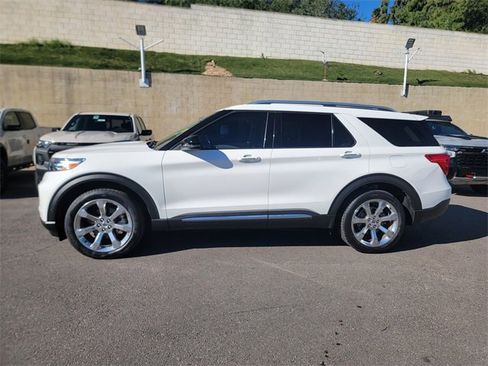 Used 2020 Ford Explorer Platinum w/ Premium Technology Package image 4
