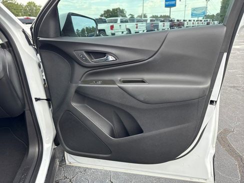 Used 2023 Chevrolet Equinox LT image 12
