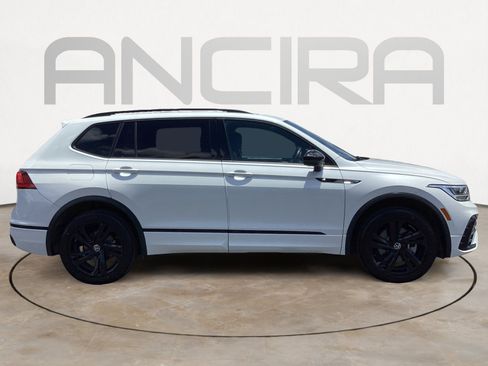 Used 2023 Volkswagen Tiguan SE R-Line FWD image 15