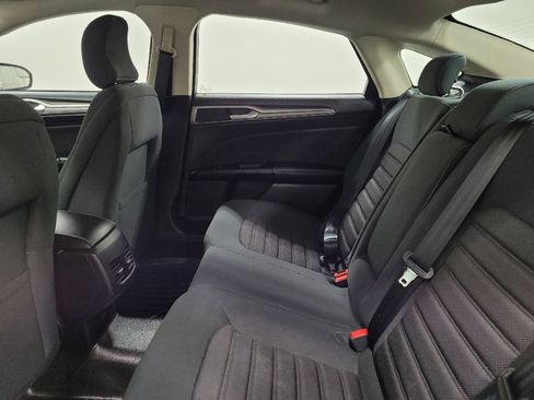 Used 2018 Ford Fusion SE w/ Fusion SE Technology Package image 18