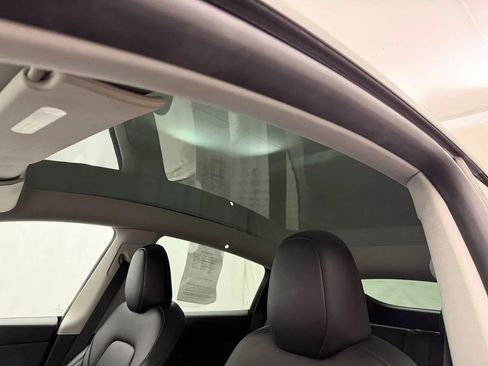 Used 2024 Tesla Model Y Long Range AWD/4WD image 9