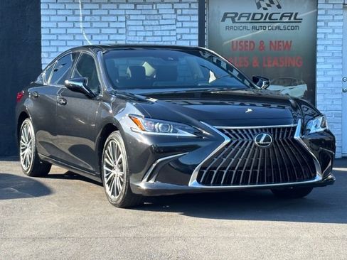 Used 2024 Lexus ES 300h w/ Premium Package FWD image 5