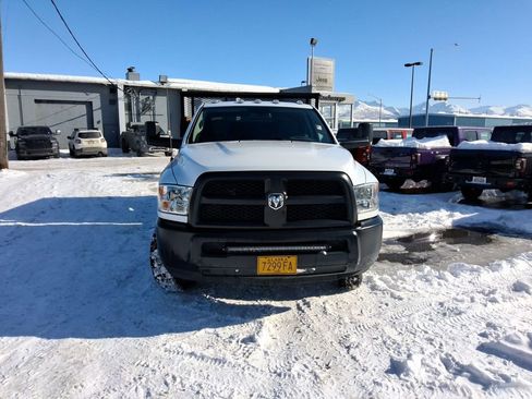 Used 2018 RAM 3500 Tradesman image 3