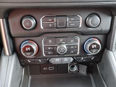 Used 2022 Chevrolet Tahoe LT AWD/4WD image 29