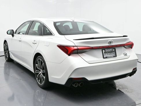 Used 2019 Toyota Avalon XSE image 5