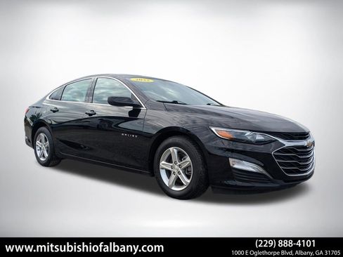Used 2022 Chevrolet Malibu LS w/ Driver Confidence Package II image 1