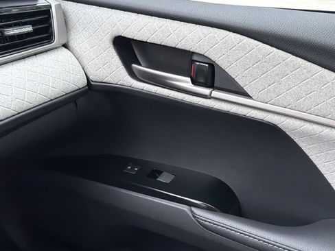 Used 2025 Toyota Camry XLE w/ Premium Plus Package FWD image 20