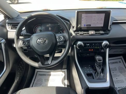 Used 2023 Toyota RAV4 LE AWD/4WD image 18