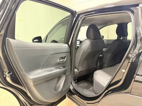 Used 2025 Nissan Kicks SV AWD/4WD image 33
