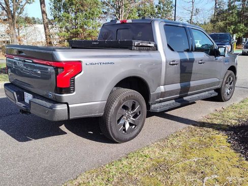 Used 2024 Ford F150 Lightning Lariat image 4