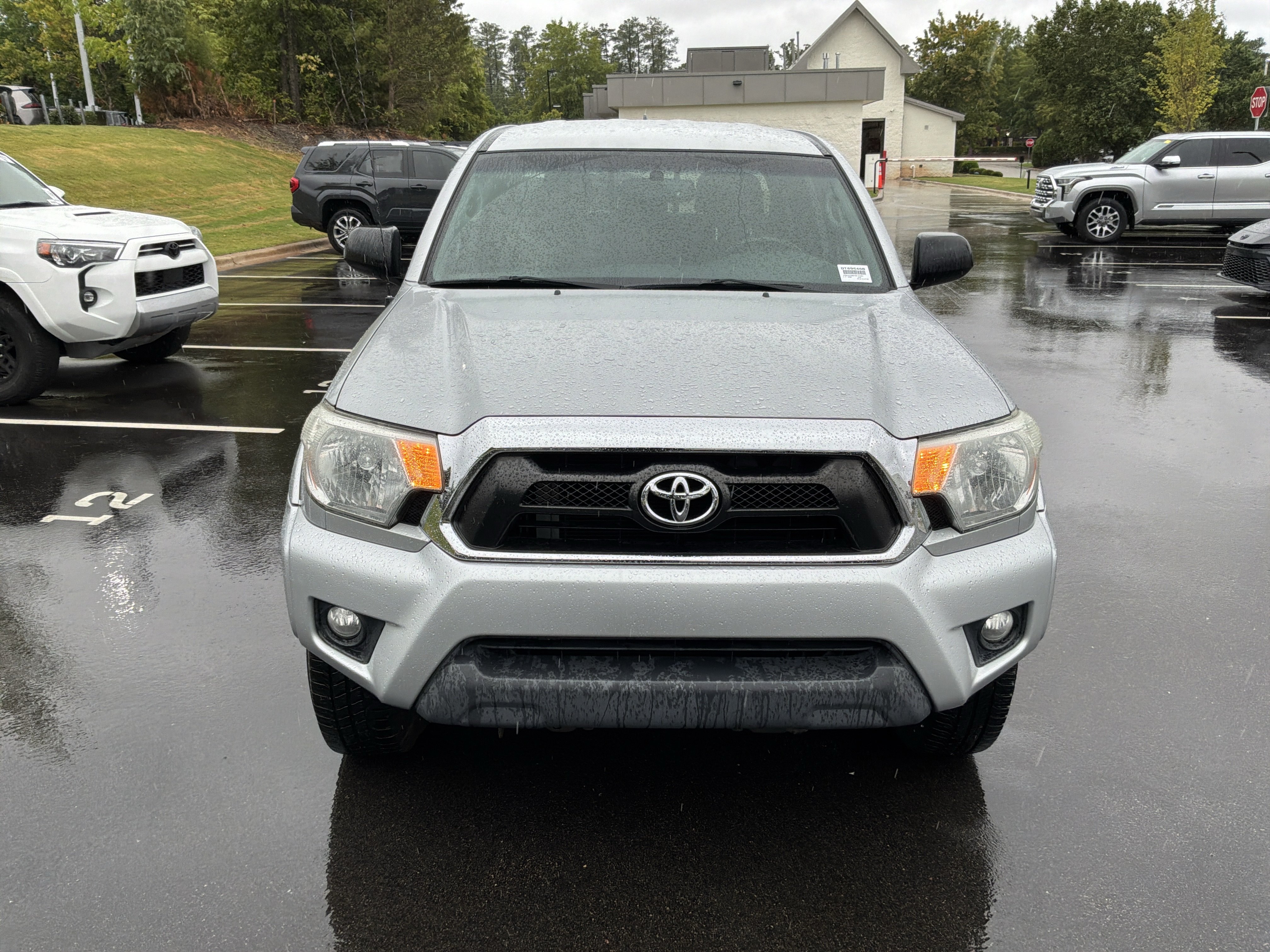 Used 2012 Toyota Tacoma PreRunner w/ SR5 Pkg RWD image 3