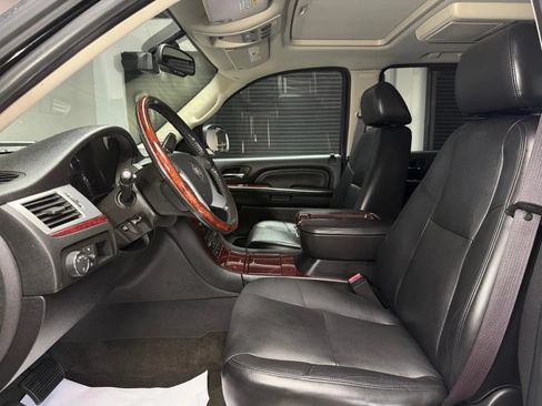 Used 2008 Cadillac Escalade AWD image 30