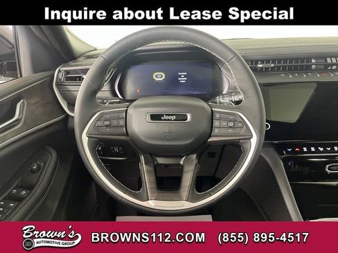 Used 2026 Jeep Grand Cherokee Altitude AWD/4WD image 20