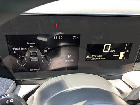 Used 2025 Nissan Kicks SV FWD image 15