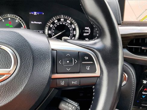 Used 2017 Lexus LX 570 4WD image 12