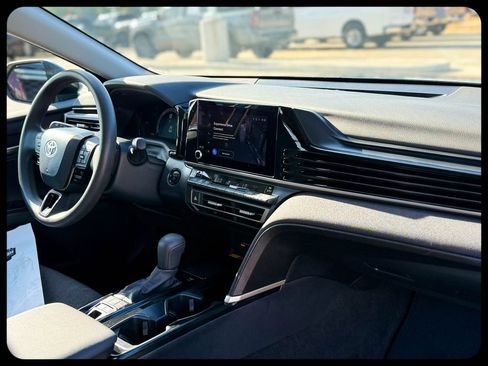 Used 2025 Toyota Camry LE w/ Convenience Package FWD image 10