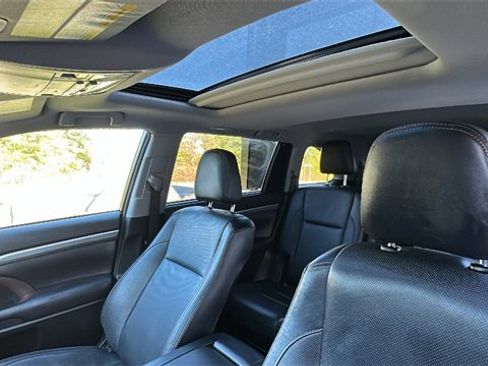Used 2017 Toyota Highlander Limited image 23