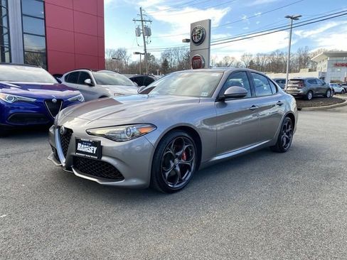 Used 2018 Alfa Romeo Giulia Ti Sport w/ Quick Order Package 22S Sport AWD/4WD image 1