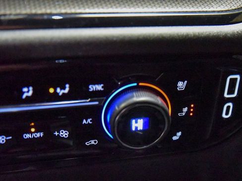 Used 2023 Chevrolet Silverado 1500 ZR2 w/ Technology Package image 21