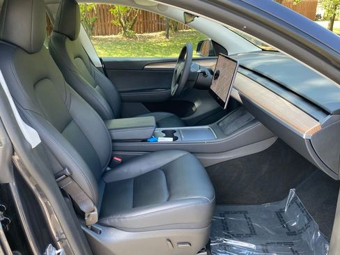 Used 2025 Tesla Model Y Long Range image 35