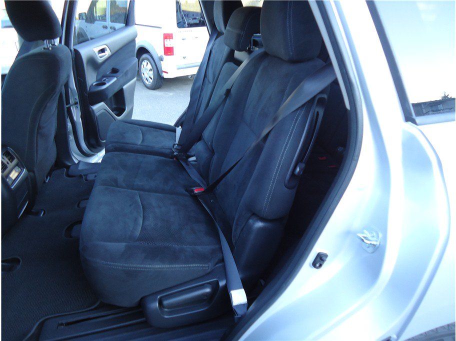 Used 2013 Nissan Pathfinder SV AWD/4WD image 13