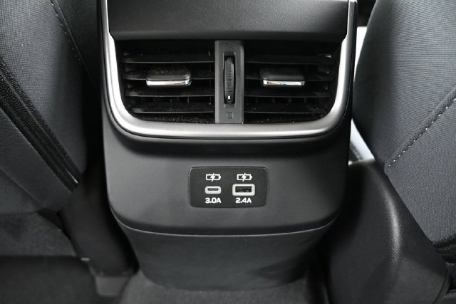 Used 2025 Subaru Outback Premium AWD/4WD image 17