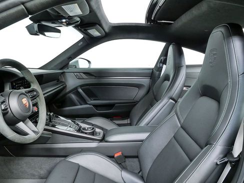 Used 2026 Porsche 911 Carrera GTS image 9