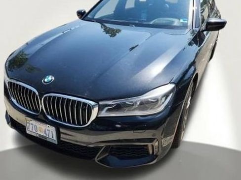 Used 2017 BMW 750i xDrive AWD/4WD image 1