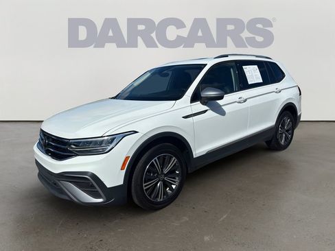 Used 2024 Volkswagen Tiguan Wolfsburg Edition FWD image 3