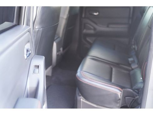 Used 2023 Nissan Frontier PRO-4X w/ Pro-4X Premium Package image 12