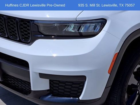 Used 2023 Jeep Grand Cherokee L Laredo RWD image 9