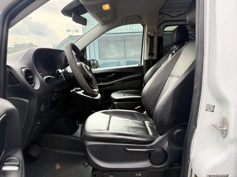 Used 2017 Mercedes-Benz Metris image 10