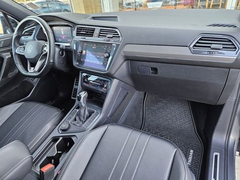 Used 2022 Volkswagen Tiguan SE R-Line image 21