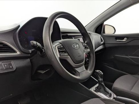 Used 2019 Hyundai Accent SE FWD image 23