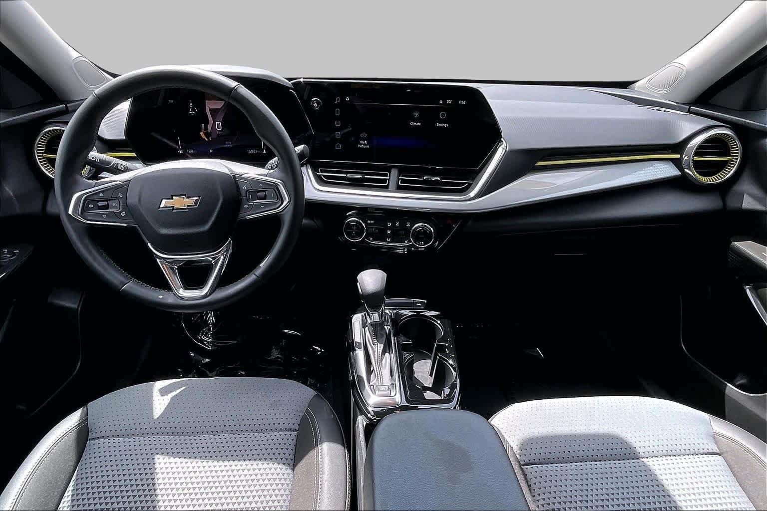 Used 2024 Chevrolet Trax LT w/ Driver Confidence Package FWD image 15
