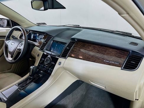 Used 2018 Ford Taurus Limited image 22