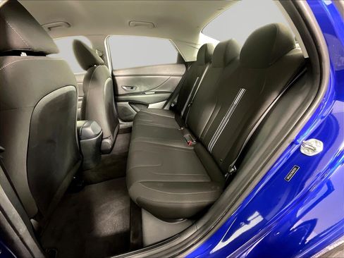 Used 2022 Hyundai Elantra SEL FWD image 21