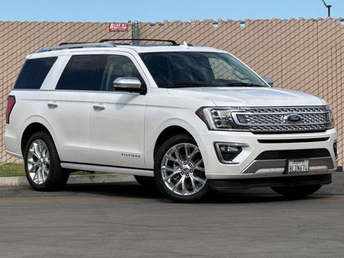 Used 2019 Ford Expedition Platinum RWD image 2