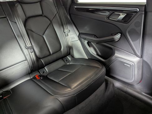 Used 2024 Porsche Macan image 14