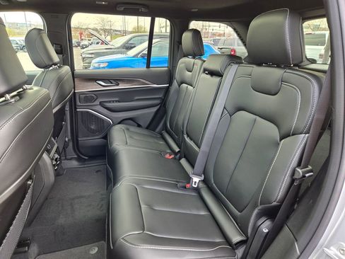 New 2026 Jeep Grand Cherokee Limited w/ Limited Altitude Package AWD/4WD image 29