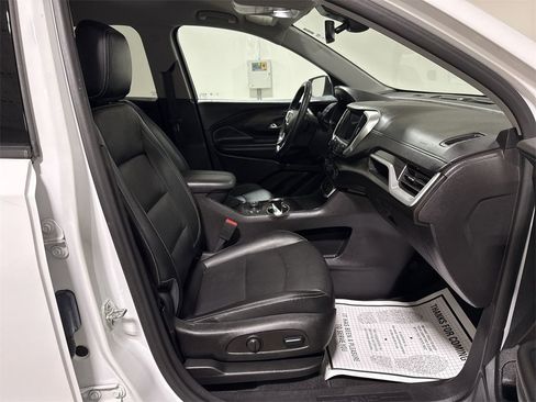 Used 2024 GMC Terrain SLT image 21