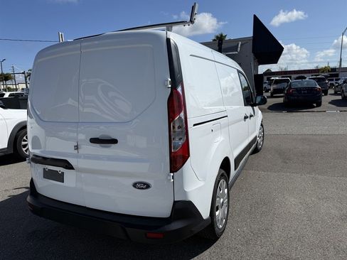 Used 2021 Ford Transit Connect XLT image 3