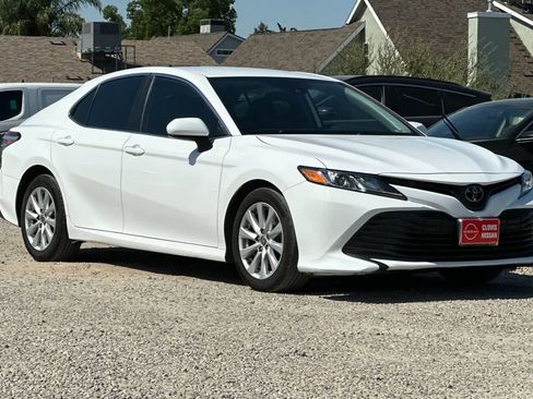 Used 2020 Toyota Camry LE FWD image 10