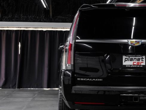 Used 2020 Cadillac Escalade ESV Luxury RWD image 55